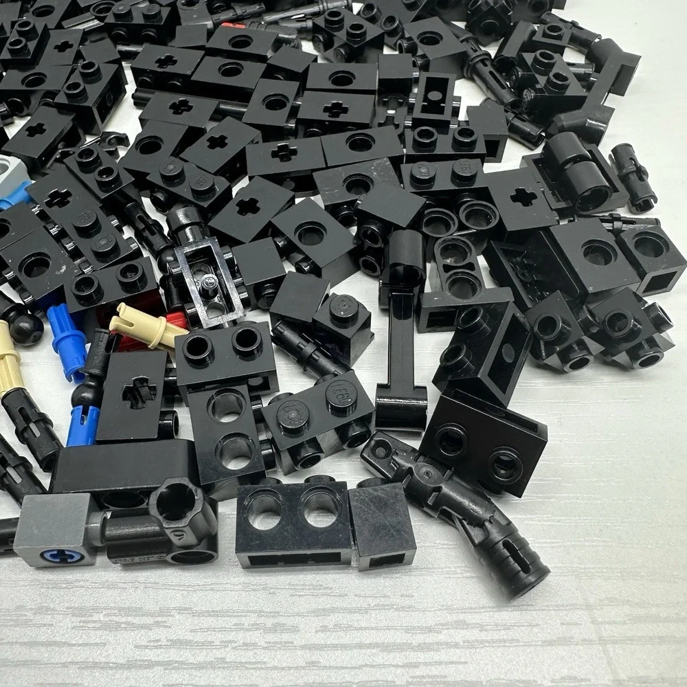 Lego Parts & Bricks Bulk Lot Of 210 Pieces - Assorted Parts & Colors - Picture 5 of 10
